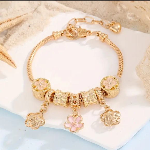 Jewelry - Charm Bracelet. New.